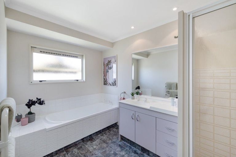 Photo of property in 5 Jacinda Close, Pyes Pa, Tauranga, 3112