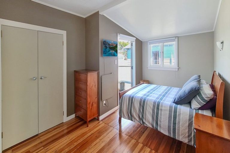 Photo of property in 1933 Parewanui Road, Parewanui, Bulls, 4894