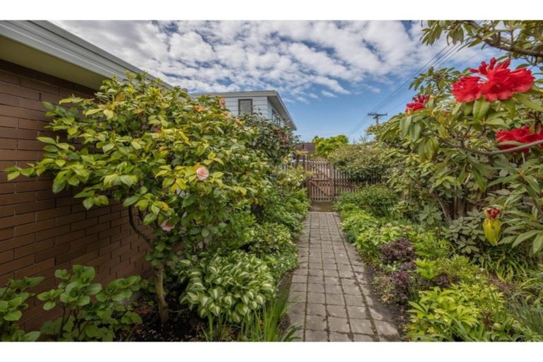 Photo of property in 1/124 Hamilton Avenue, Ilam, Christchurch, 8041