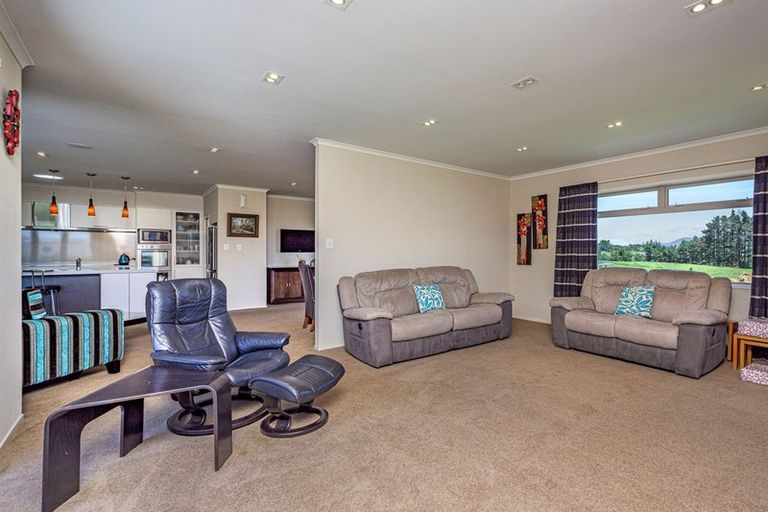 Photo of property in 5b Tupuhi Place, Highlands Park, New Plymouth, 4312