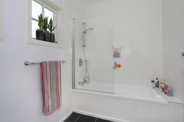 Photo of property in 38 Grey Street, Marton, 4710