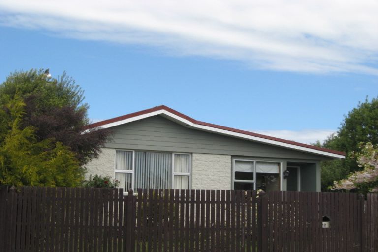 Photo of property in 17 Petries Road, Woodend, 7610