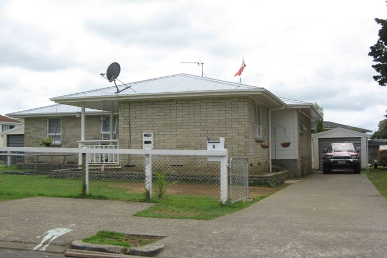 Photo of property in 5 Frank Hewitt Street, Pukekohe, 2120
