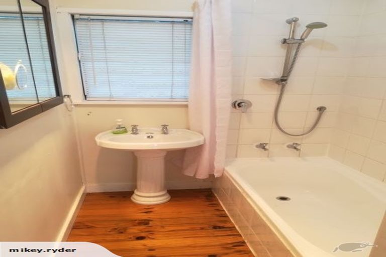 Photo of property in 35 Metcalfe Road, Ranui, Auckland, 0612