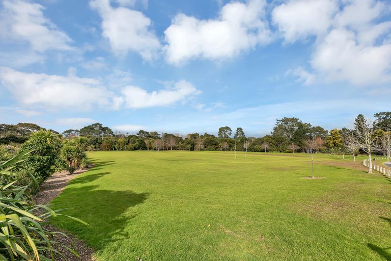 Photo of property in 49 Harmel Road, Glendene, Auckland, 0602