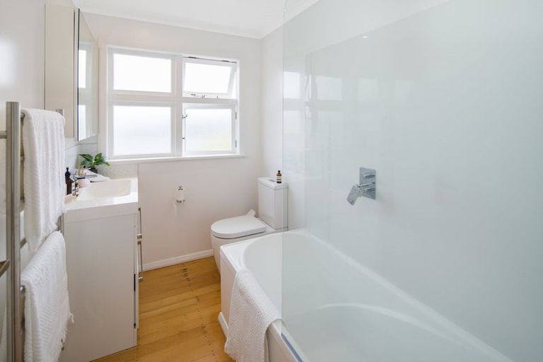 Photo of property in 21 Thane Road, Roseneath, Wellington, 6011