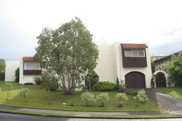 Photo of property in 2/26 Haseler Crescent, Howick, Auckland, 2014