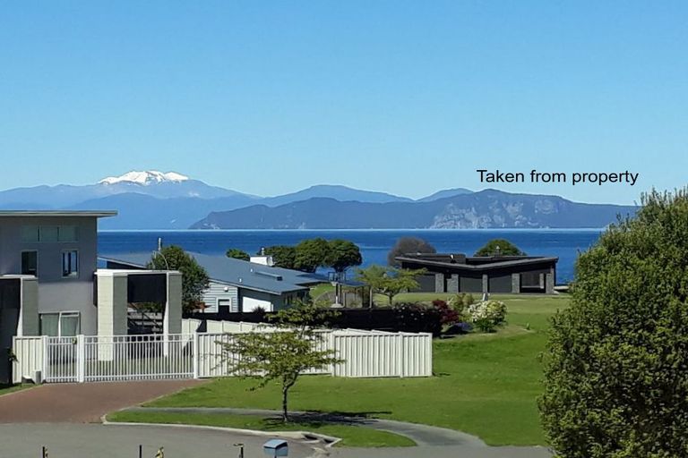 Photo of property in 9 Okaia Drive, Kinloch, Taupo, 3377