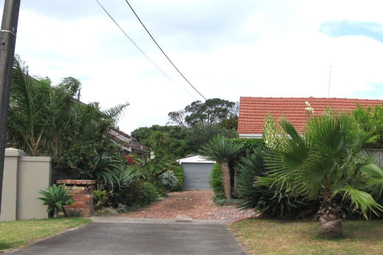 Photo of property in 2/23 Cecil Road, Milford, Auckland, 0620