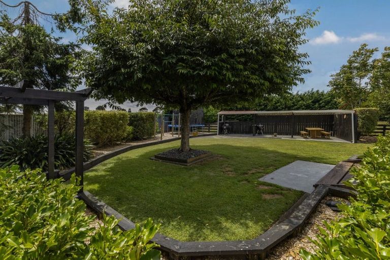 Photo of property in 461 Tararua Road, Levin, 5571