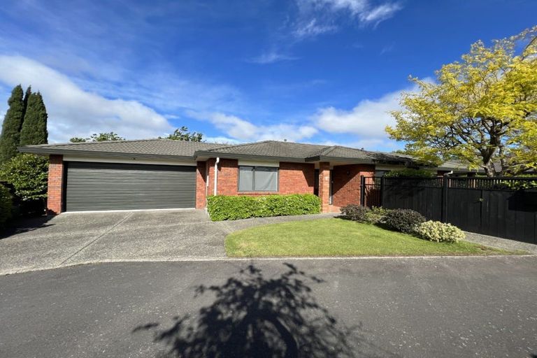Photo of property in 4 Mckenzie Court, Terrace End, Palmerston North, 4410