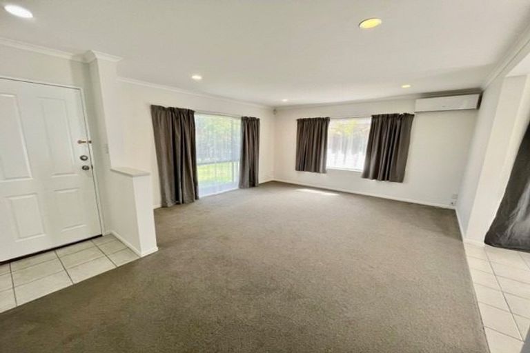 Photo of property in 4 Sandwick Drive, Weymouth, Auckland, 2103