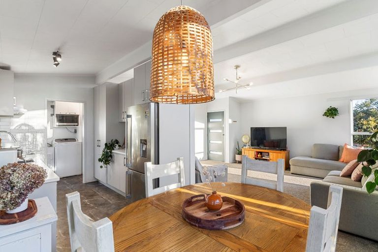 Photo of property in 24 Mandarin Place, Half Moon Bay, Auckland, 2012