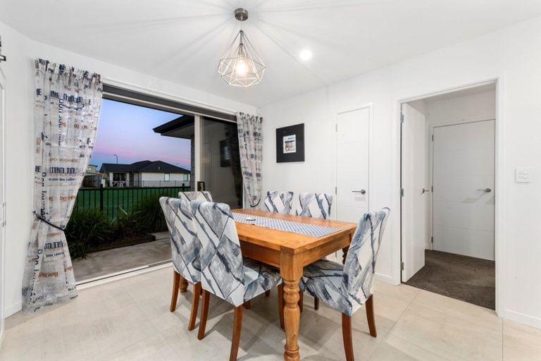 Photo of property in 77 Te Kio Crescent, Papamoa Beach, Papamoa, 3118