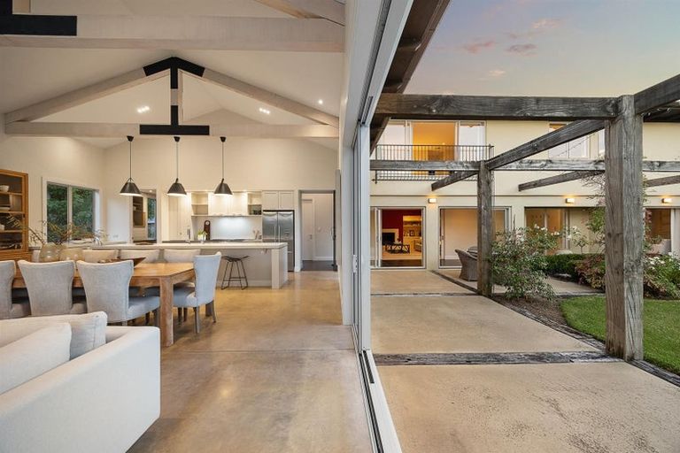 Photo of property in 5 Dysart Lane, Kumeu, 0891