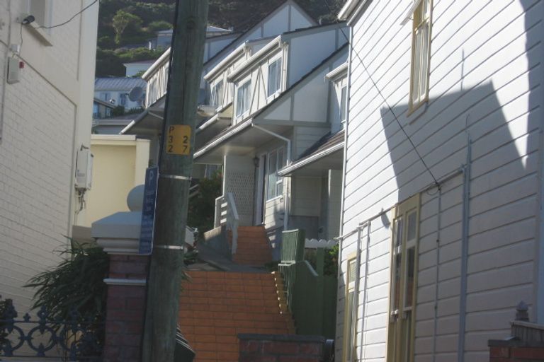 Photo of property in 44o Roxburgh Street, Mount Victoria, Wellington, 6011