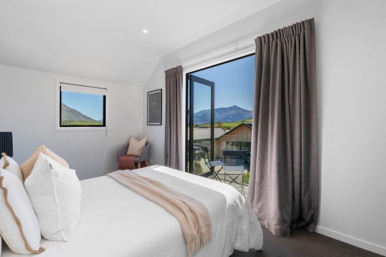Photo of property in 6 Appin Court, Jacks Point, Queenstown, 9371