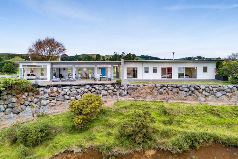 Photo of property in 11 Wilson Road, Urenui, 4375