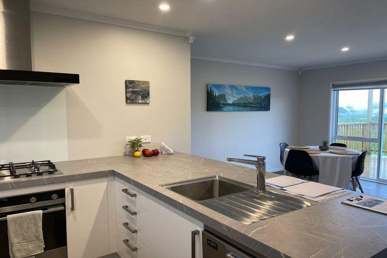 Photo of property in 275 Tararua Road, Levin, 5571