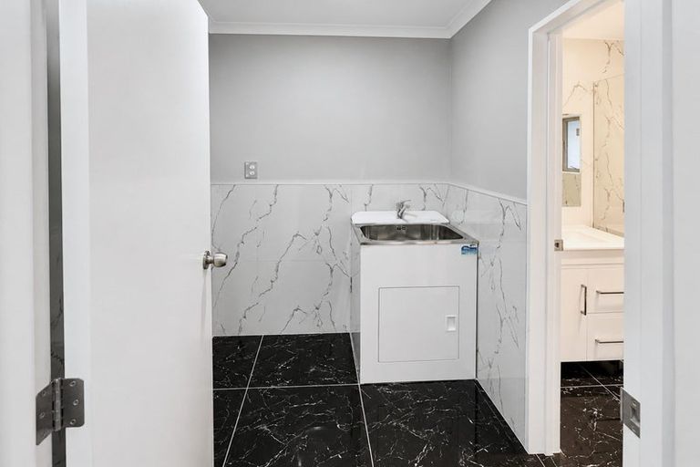 Photo of property in 37 Foxlaw Street, Randwick Park, Auckland, 2105