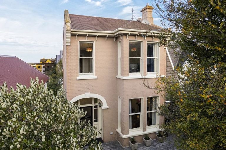 Photo of property in 81 Manor Place, Dunedin Central, Dunedin, 9016