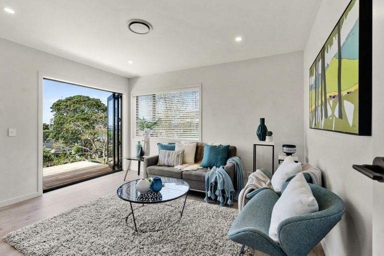 Photo of property in 4/20 Tui Glen Road, Birkenhead, Auckland, 0626