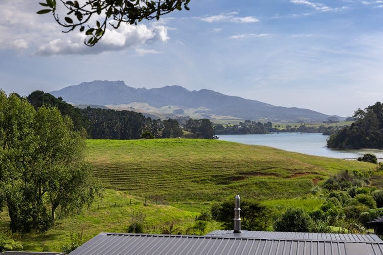 Photo of property in 36 Robertson Street, Raglan, 3225