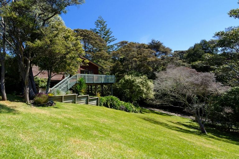 Photo of property in 187a Godley Road, Titirangi, Auckland, 0604
