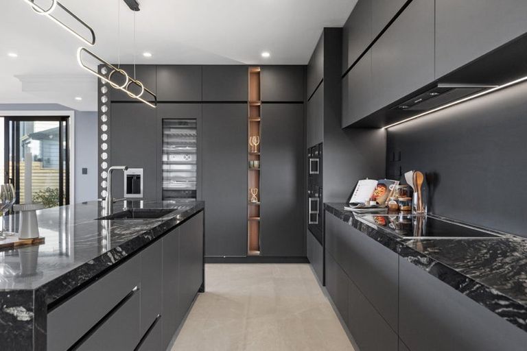 Photo of property in 2 Taku Close, Long Bay, Auckland, 0630