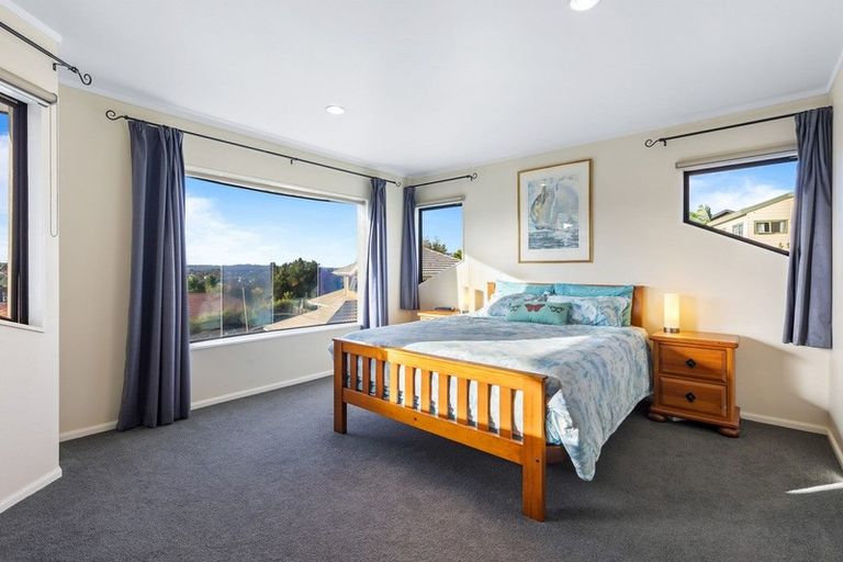 Photo of property in 5 Hanly Close, West Harbour, Auckland, 0618