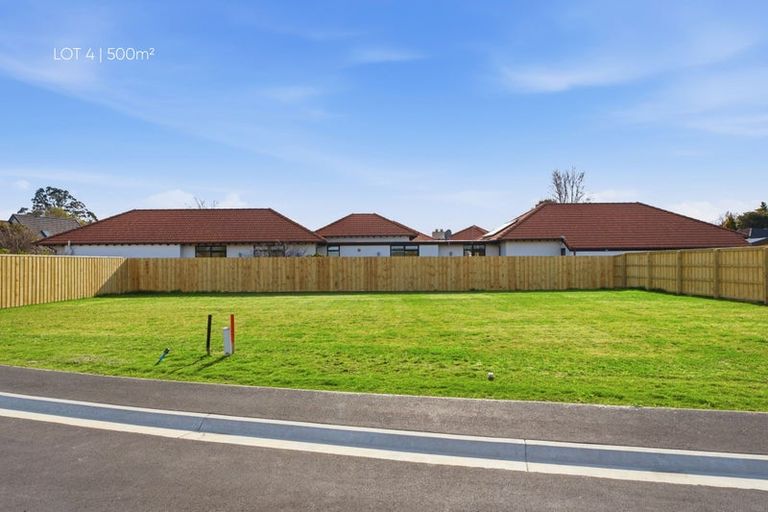 Photo of property in 69 Crofton Road, Harewood, Christchurch, 8051