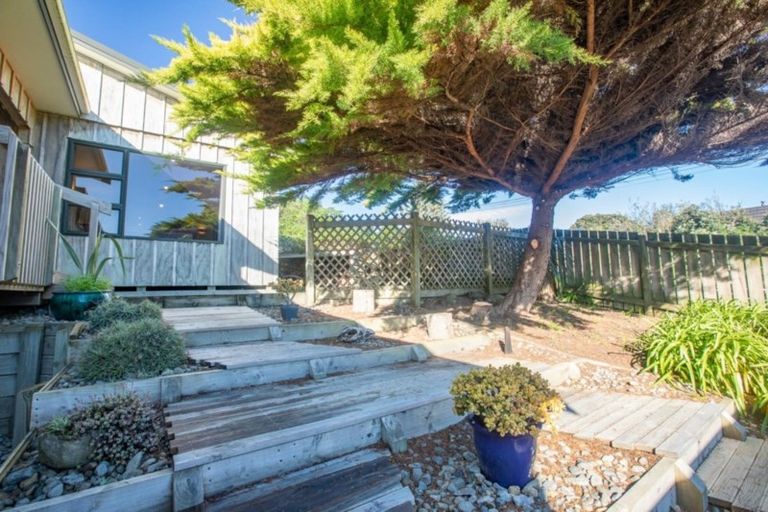 Photo of property in 24 Rodney Avenue, Te Horo Beach, Otaki, 5581