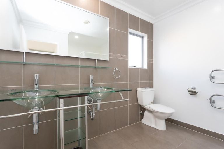 Photo of property in 32 Monte Cassino Place, Birkdale, Auckland, 0626