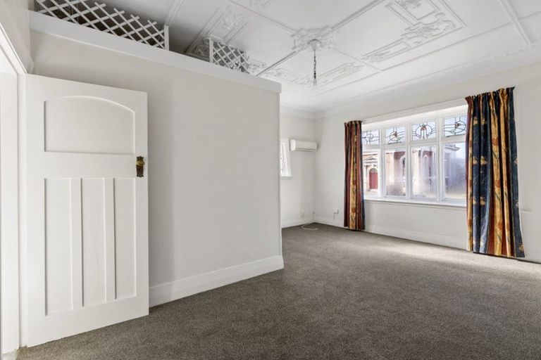 Photo of property in 240 South Road, Caversham, Dunedin, 9012