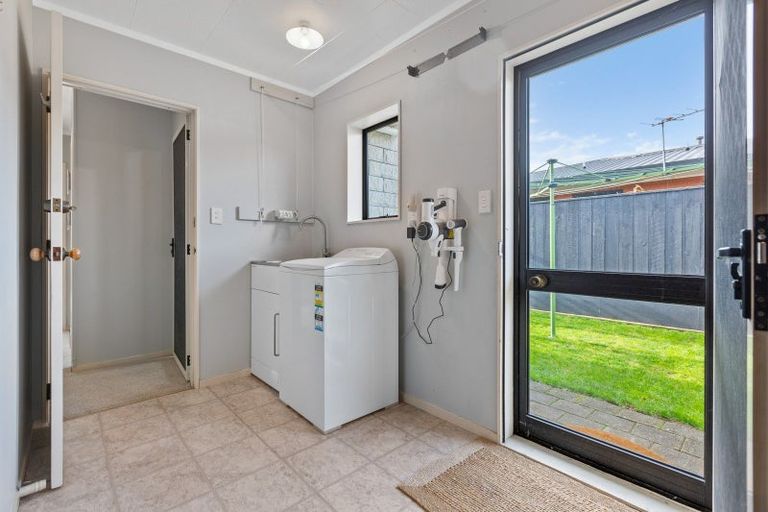 Photo of property in 273/1 Mangorei Road, Merrilands, New Plymouth, 4312
