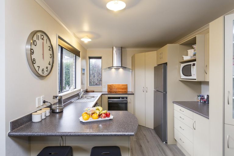 Photo of property in 25 Boston Parade, Kelvin Grove, Palmerston North, 4414