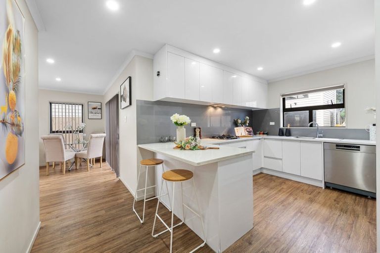 Photo of property in 102b Fitzroy Street, Papatoetoe, Auckland, 2104