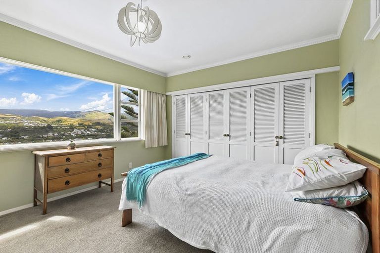 Photo of property in 30 Chester Road, Tawa, Wellington, 5028