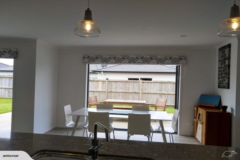 Photo of property in 4 Aporo Drive, Kumeu, 0810