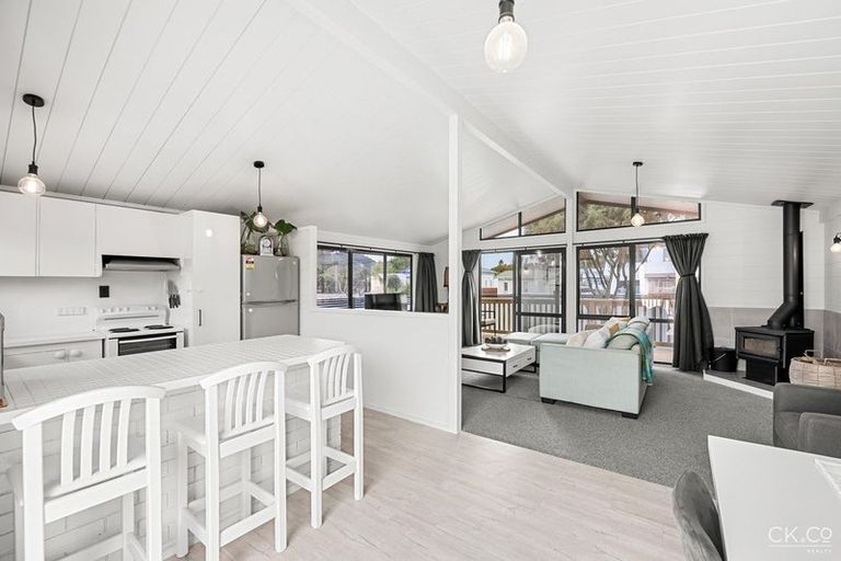 Photo of property in 99 Gibbons Street, Ebdentown, Upper Hutt, 5018