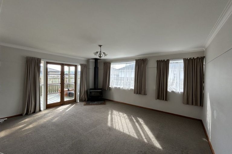 Photo of property in 17 Winchester Street, Levin, 5510