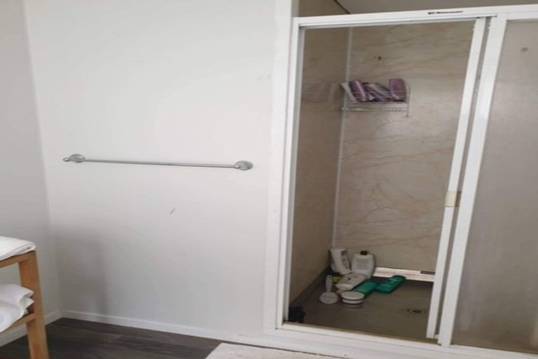 Photo of property in 240 Bridge Street, Eltham, 4322