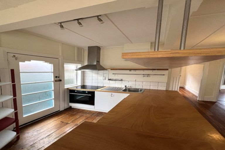 Photo of property in 83 Apu Crescent, Lyall Bay, Wellington, 6022