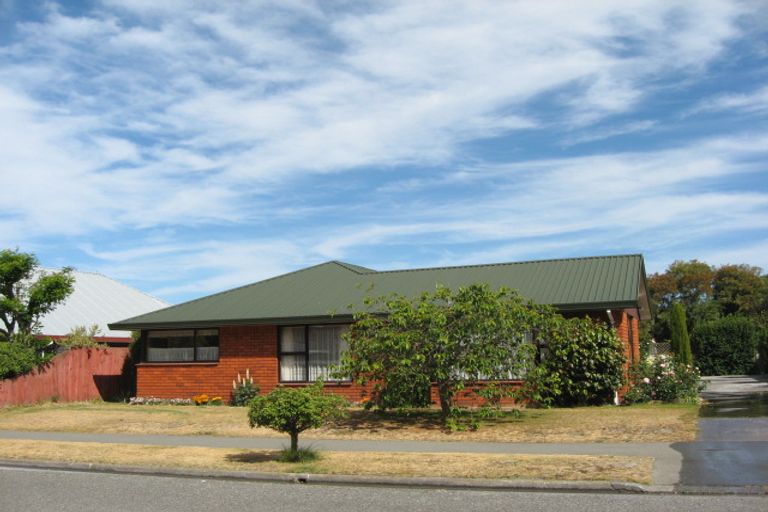 Photo of property in 154 Royal Park Drive, Parklands, Christchurch, 8083