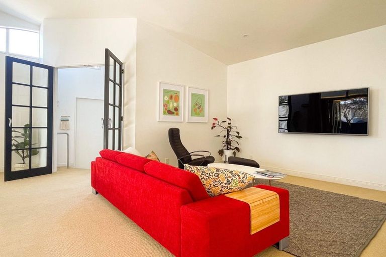Photo of property in 1/12 Rodney Road, Northcote Point, Auckland, 0627