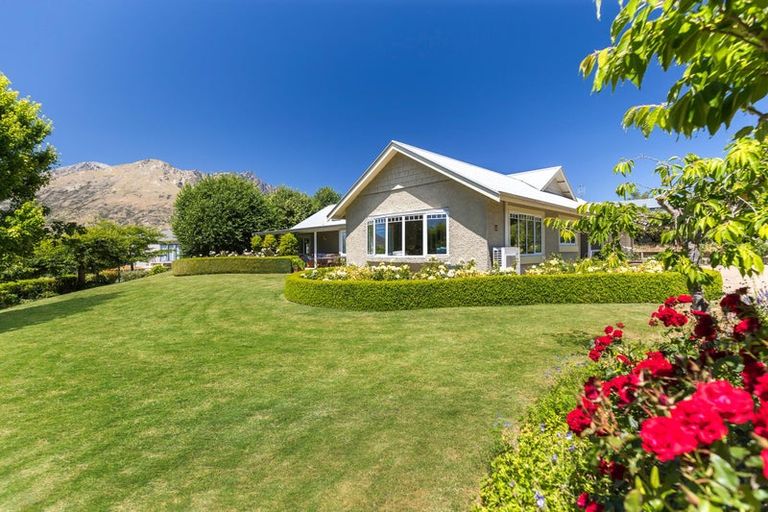 Photo of property in 33 Ferry Hill Drive, Lower Shotover, Queenstown, 9371