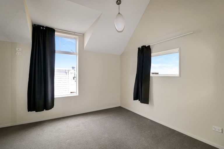 Photo of property in Pirie Street Townhouses, 35/35 Pirie Street, Mount Victoria, Wellington, 6011