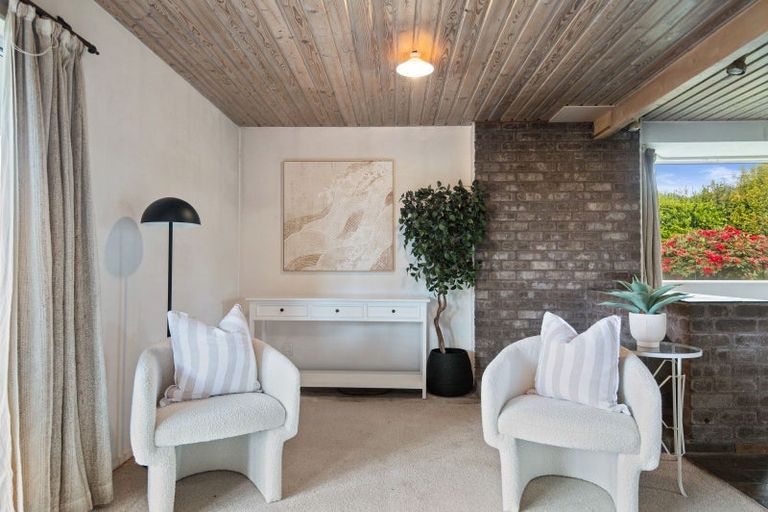 Photo of property in 2 Judith Place, Owhata, Rotorua, 3010