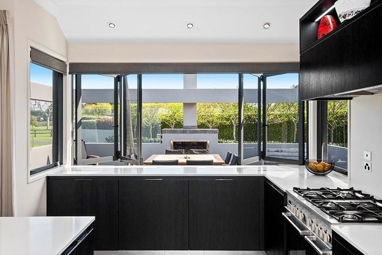 Photo of property in 5 Gleaming Place, Waiuku, 2123