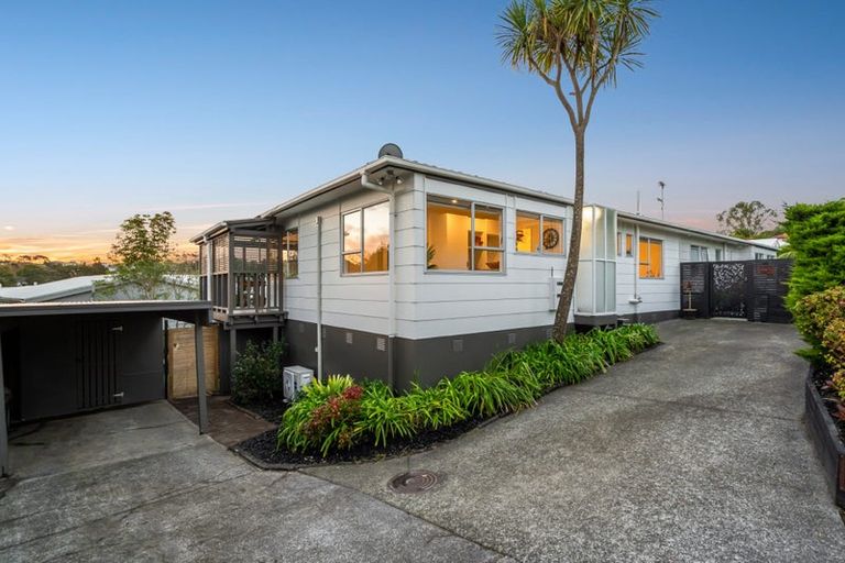 Photo of property in 1/34c Sunnynook Road, Sunnynook, Auckland, 0620